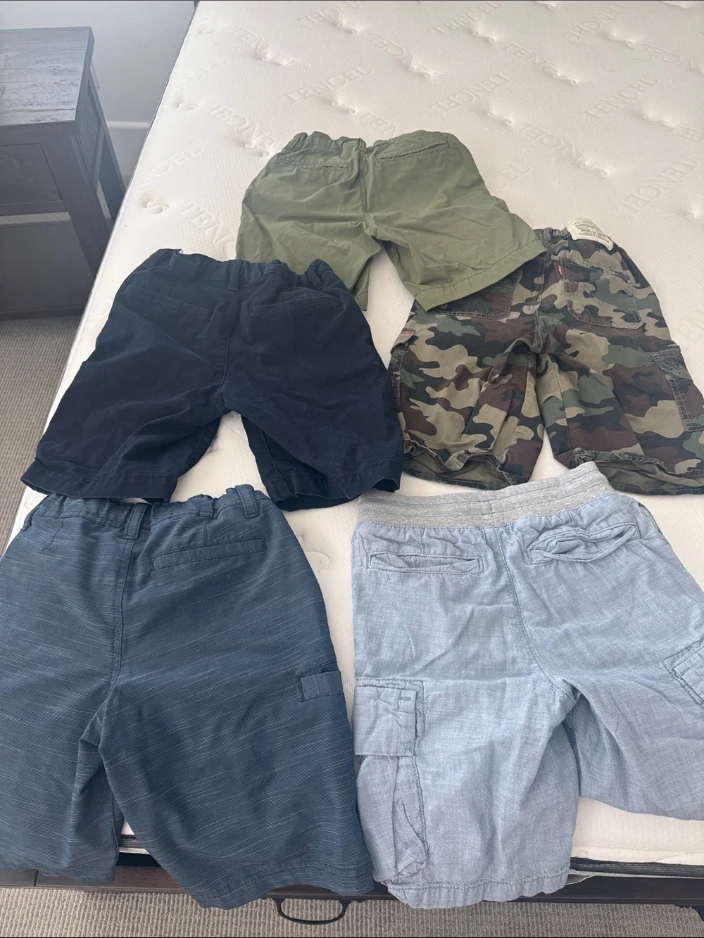 Set of five boys shorts various brands. See photos size 8 to 12